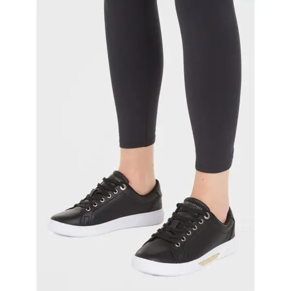 tommy hilfiger Γυναικεία Αθλητικά golden hw court sneaker black/gold fw0fw07560 0gs Μαύρο