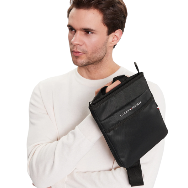 Tommy Hilfiger - Ανδρική Τσάντα Ώμου / Χιαστί AM0AM10915-DW6 Μπλε Ναυτικό AM0AM10915-DW6
