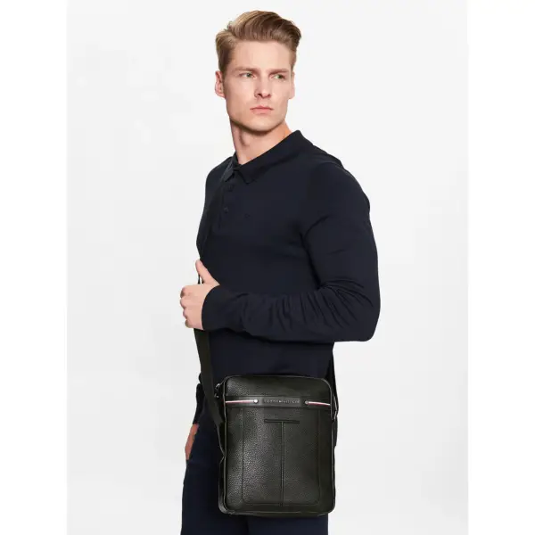 Tommy Hilfiger - Ανδρική Τσάντα Ώμου / Χιαστί Th Central Reporter AM0AM10935-BDS σε Μαύρο χρώμα AM0AM10935-BDS