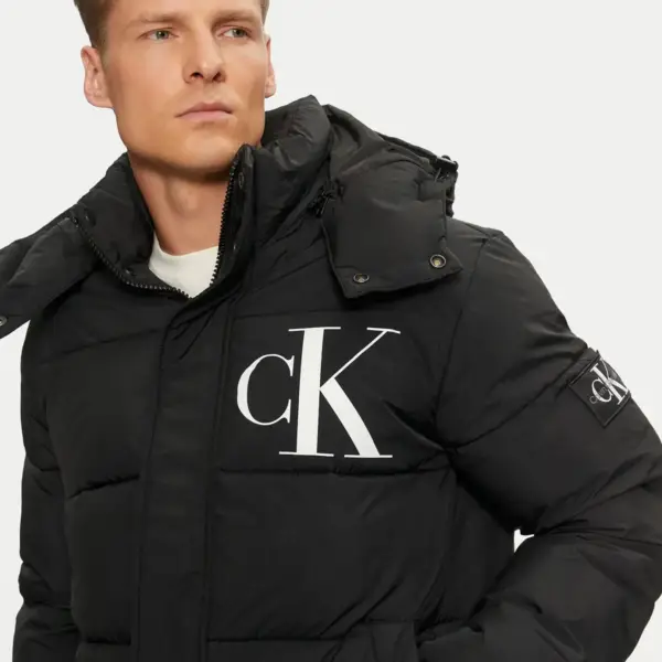 Calvin Klein - Ανδρικό Μπουφάν Essentials Non Down Jacket J30J326104-BEH Μαύρο J30J326104-BEH