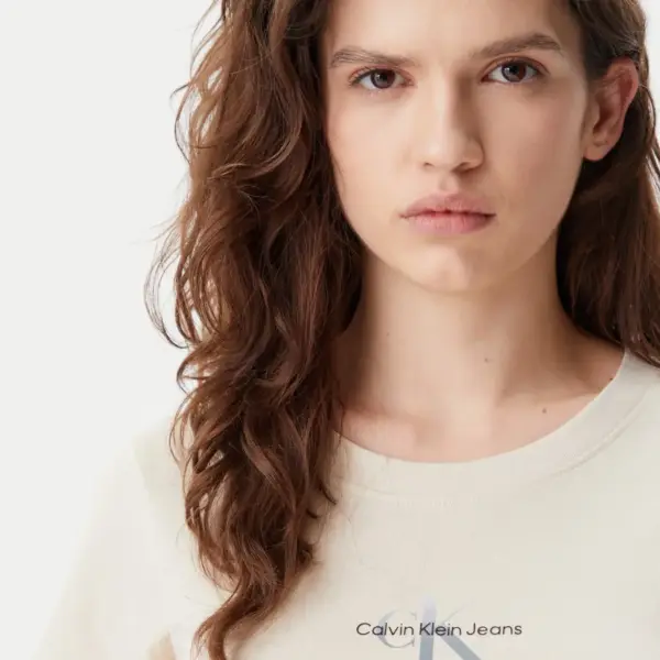 Calvin Klein - Γυναικείο T-Shirt Gradient Monologo slim Fit J20J225252-AEA Μπεζ J20J225252-AEA