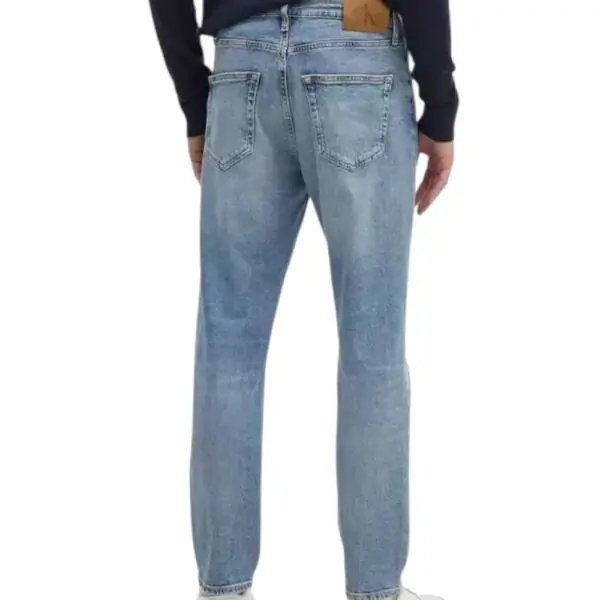 Calvin Klein – Ανδρικό Jean Dad Regular Tapered Fit J30J325998-1AA Γαλάζιο J30J325998-1AA