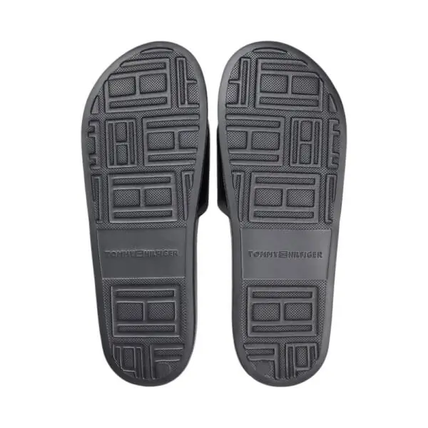 Tommy Hilfiger - Ανδρικές Παντόφλες Raised Pool Slide FM0FM05761-BDS Μαύρο FM0FM05761-BDS