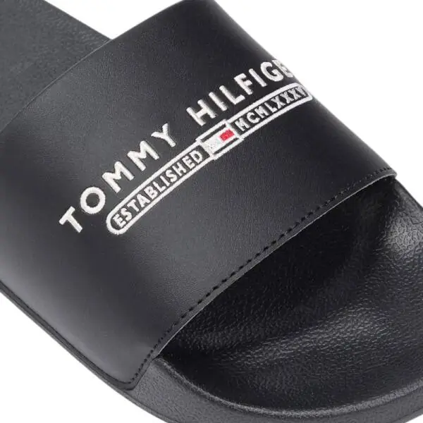 Tommy Hilfiger - Ανδρικές Παντόφλες Raised Pool Slide FM0FM05761-BDS Μαύρο FM0FM05761-BDS