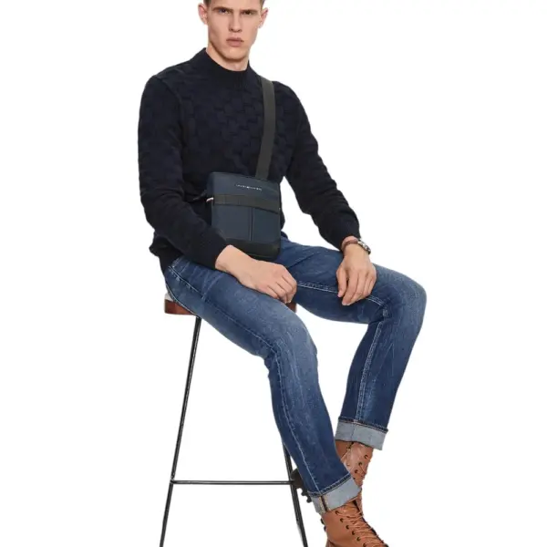 Tommy Hilfiger - Ανδρική Τσάντα Ώμου/Χιαστί Th Elevated Nylon Mini Crosover AM0AM10943-DW6 Μπλε Ναυτικό AM0AM10943-DW6