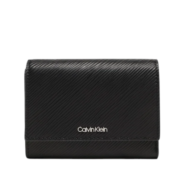Calvin Klein - Γυναικείο Πορτοφόλι Μεσαίο Ck Elevated Trifold Md Saffiano K60K610267-BAX Μαύρο