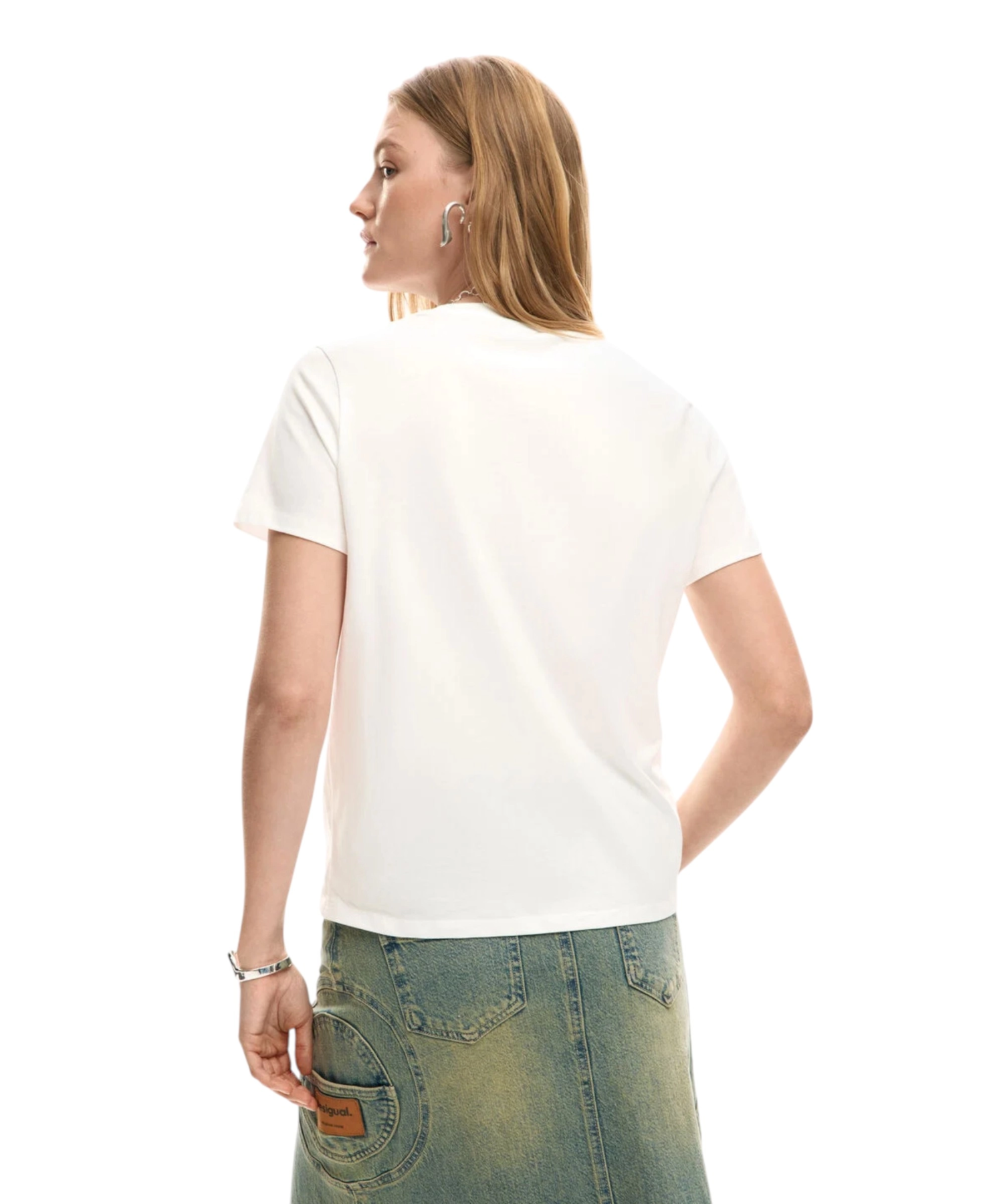 Desigual – Γυναικεία Κοντομάνικη Μπλούζα Vilma 26SWTK51-1000 Λευκό (4) Desigual - Γυναικεία Κοντομάνικη Μπλούζα Vilma 26SWTK51-1000 Λευκό 26SWTK51-1000