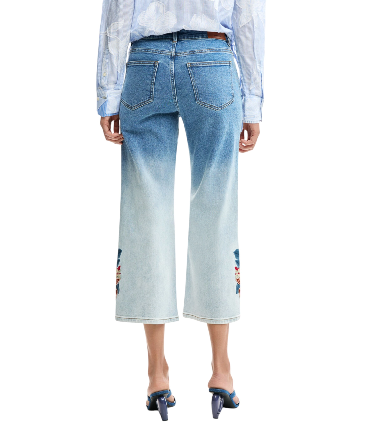 Desigual – Γυναικείο Παντελόνι Τζιν Coco 26SWDD20-5053 Μπλε (4) Desigual - Γυναικείο Παντελόνι Τζιν Coco 26SWDD20-5053 Μπλε 26SWDD20-5053