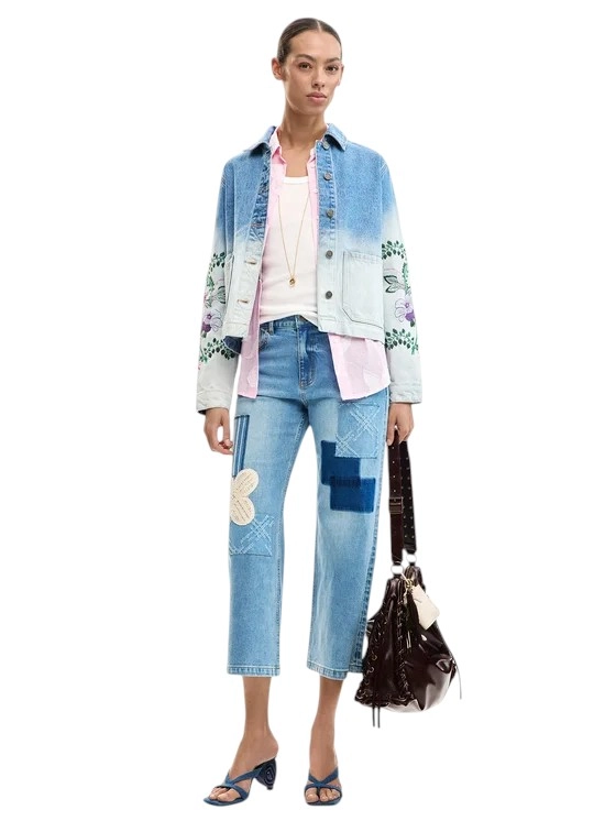 Desigual – Γυναικείο Τζιν Μπουφάν Dakota 26SWED16-5053 Μπλε (2) Desigual - Γυναικείο Τζιν Μπουφάν Dakota 26SWED16-5053 Μπλε 26SWED16-5053