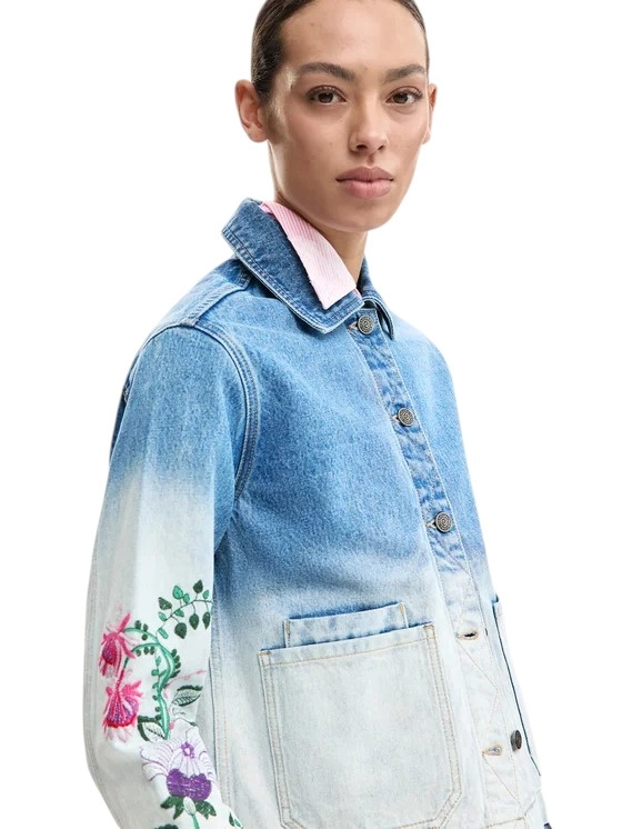Desigual – Γυναικείο Τζιν Μπουφάν Dakota 26SWED16-5053 Μπλε (4) Desigual - Γυναικείο Τζιν Μπουφάν Dakota 26SWED16-5053 Μπλε 26SWED16-5053