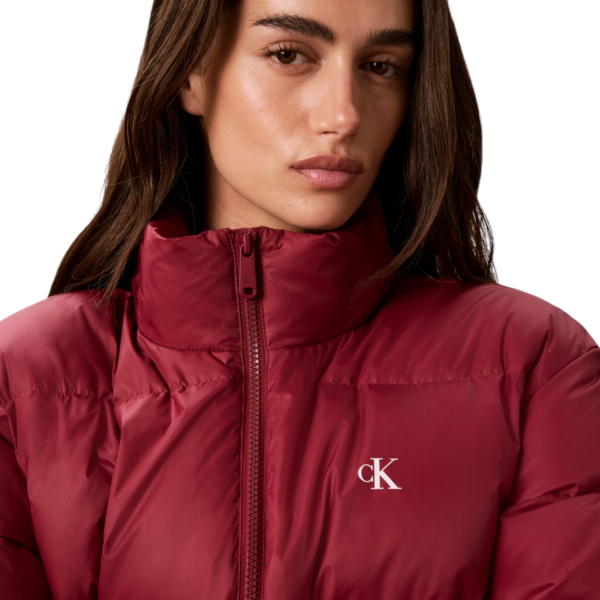 Calvin Klein - Γυναικείο Μπουφάν Short Down Puffer relaxed Fit LV047H500G-VG5 Μπορντό LV047H500G-VG5