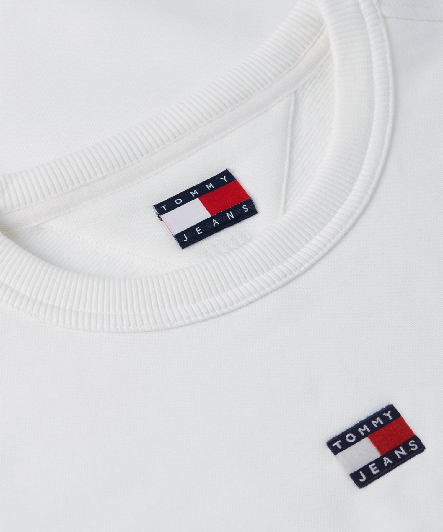 Tommy Hilfiger – Γυναικείο Φούτερ Badge crew ext Regular Fit DW0DW23297-YBL Εκρού (2) Tommy Hilfiger - Γυναικείο Φούτερ Badge crew ext Regular Fit DW0DW23297-YBL Εκρού DW0DW23297-YBL